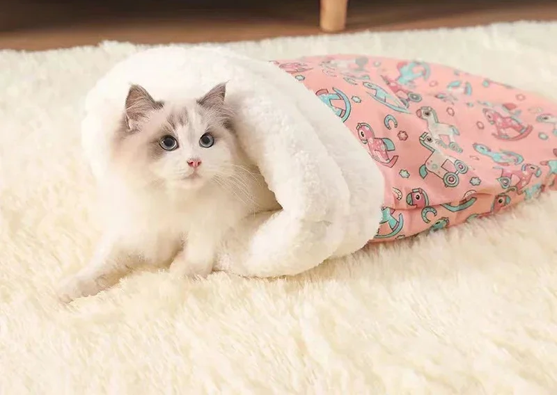 Panier chat CatSleepingBagâą cheval rose couche